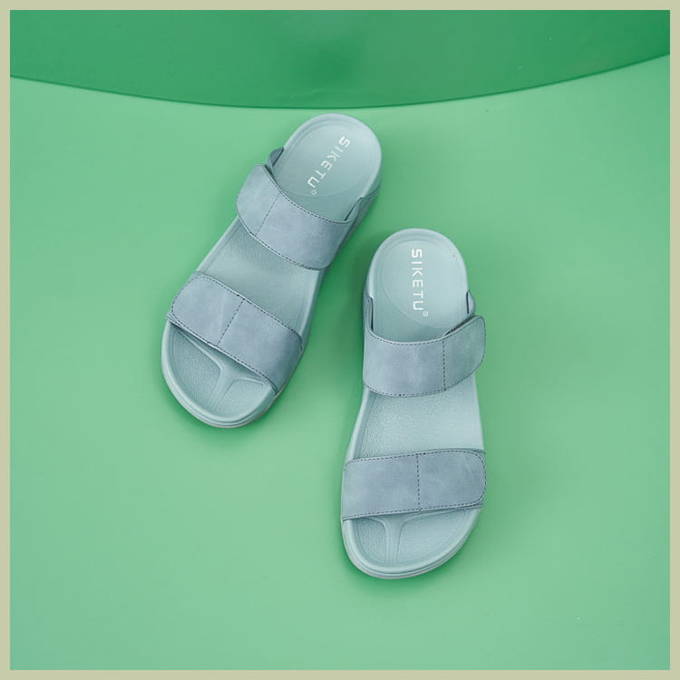 Light gray suede women’s platform sport sandals with two adjustable Velcro straps and a cushioned sole branded siketu.