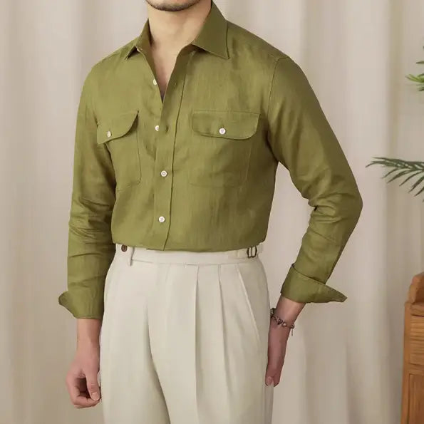 camisa informal de manga larga de lino puro color verde oliva, confeccionada en tejido de lino ligero y transpirable, con dos bolsillos en el pecho abrochados