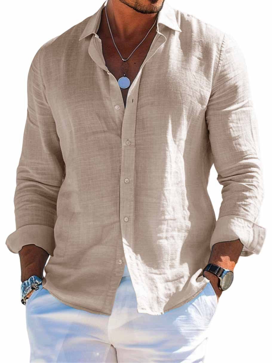 Camisa de lino color beige de ajuste relajado para caballero, abotonada al frente, con mangas arremangadas y un tejido con textura sutil