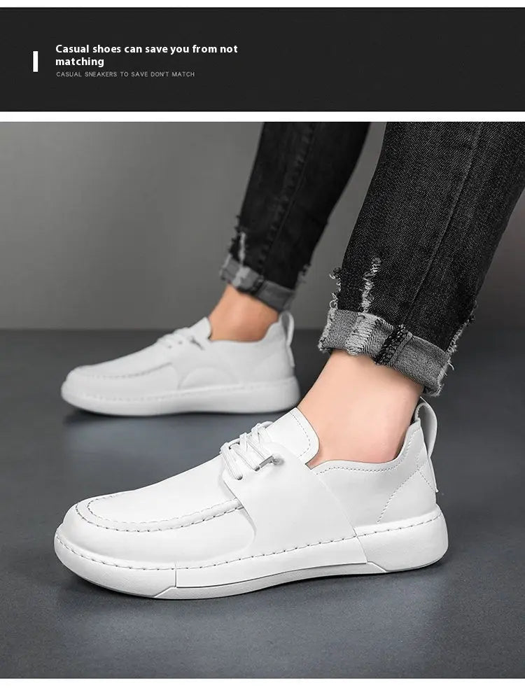 Chaussures en cuir rétro britanniques élégance décontractée pour homme, featuring des sneakers décontractées en cuir blanc, design propre et minimaliste, avec détails de couture subtils.