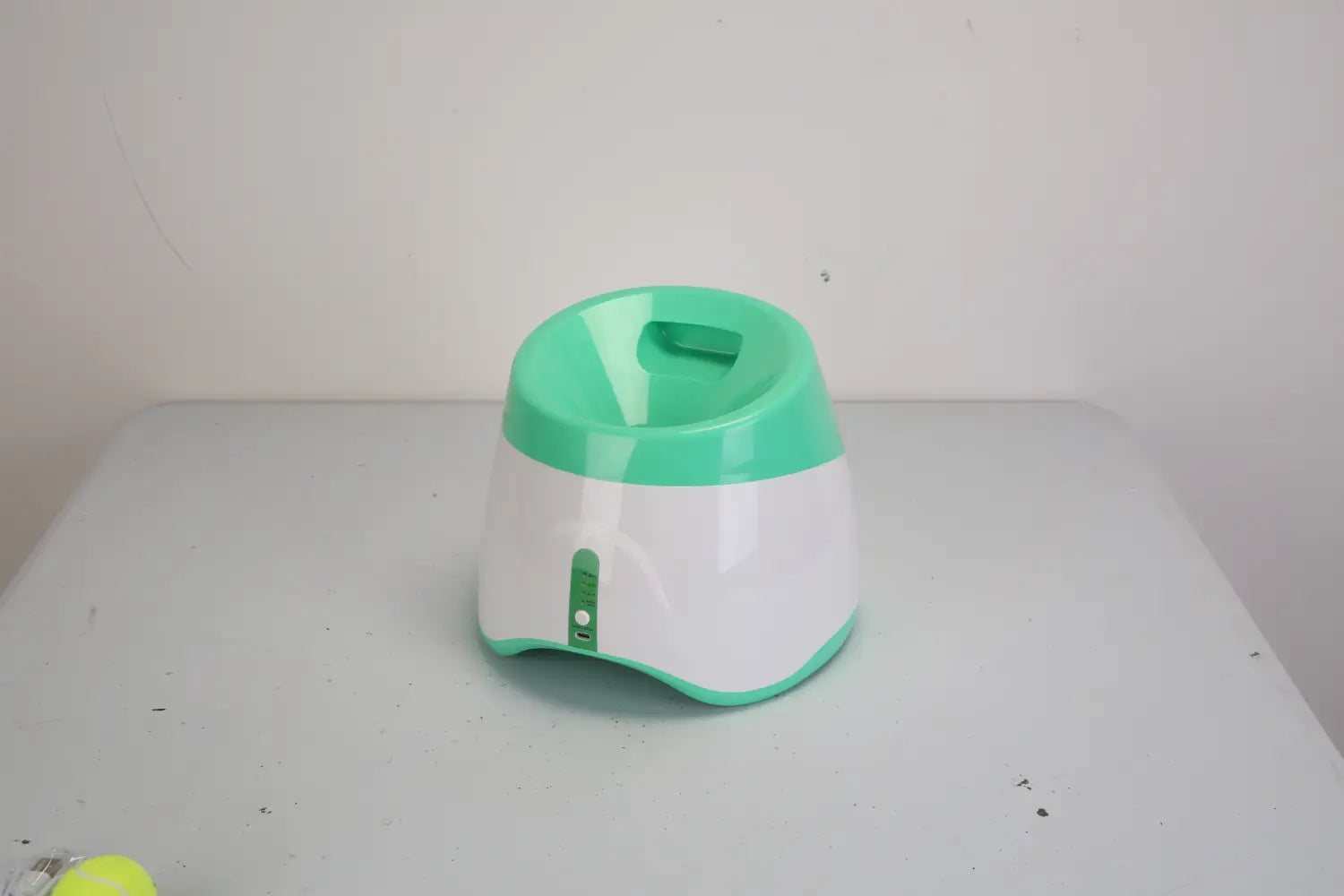 Automatic Dog Ball Launcher with 6 Tennis Balls