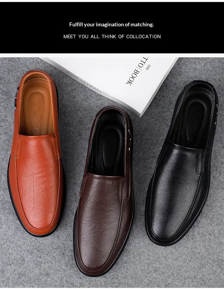 Trois paires de mocassins en cuir pour homme en marron clair, brun et noir, avec un design minimaliste élégant à enfiler, mettant en valeur le savoir-faire de style britannique.