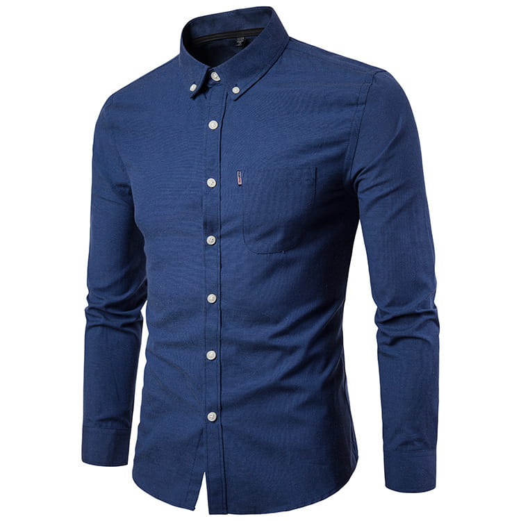 Chemise habillée homme à coupe slim, manches longues, bleu marine, avec un tissage texturé subtil et des boutons blancs.