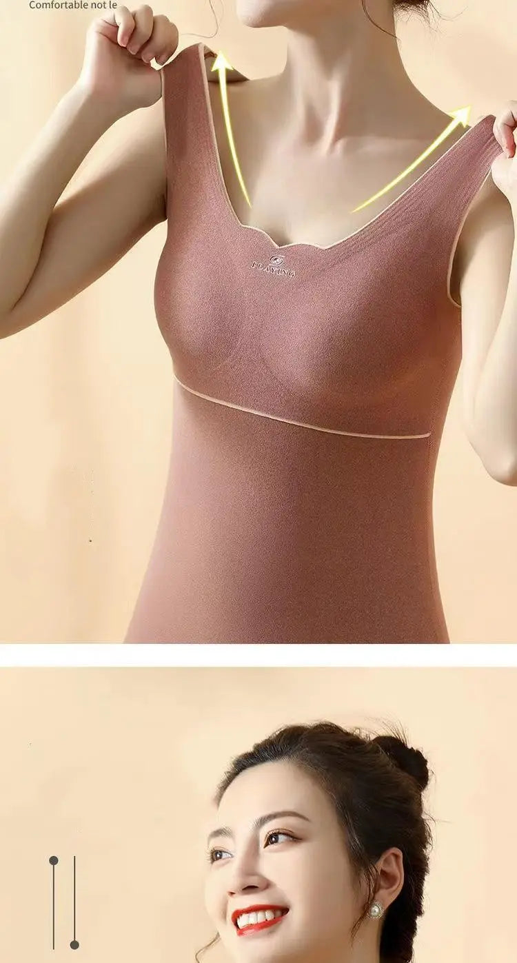 Ein weiches mauvefarbenes Thermounterhemd im Tank-Top-Stil aus Dermlin-Stoff mit integrierter Büste, mit schmeichelndem Rundhalsausschnitt und dezenten Stickdetails