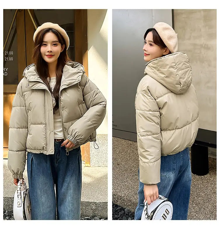 Beige leichte Kapuzen-Pufferjacke aus Baumwolle mit Steppdesign und Kapuze.