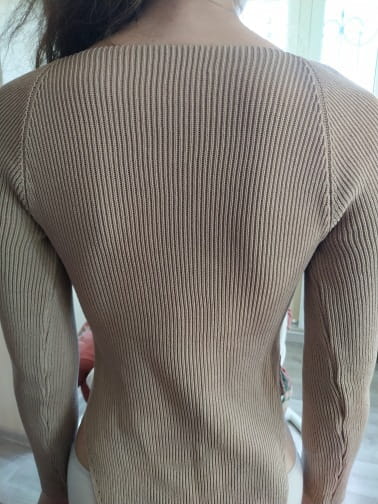 beige ribbed knit long sleeve top with a fitted back design and sweetheart neck style
