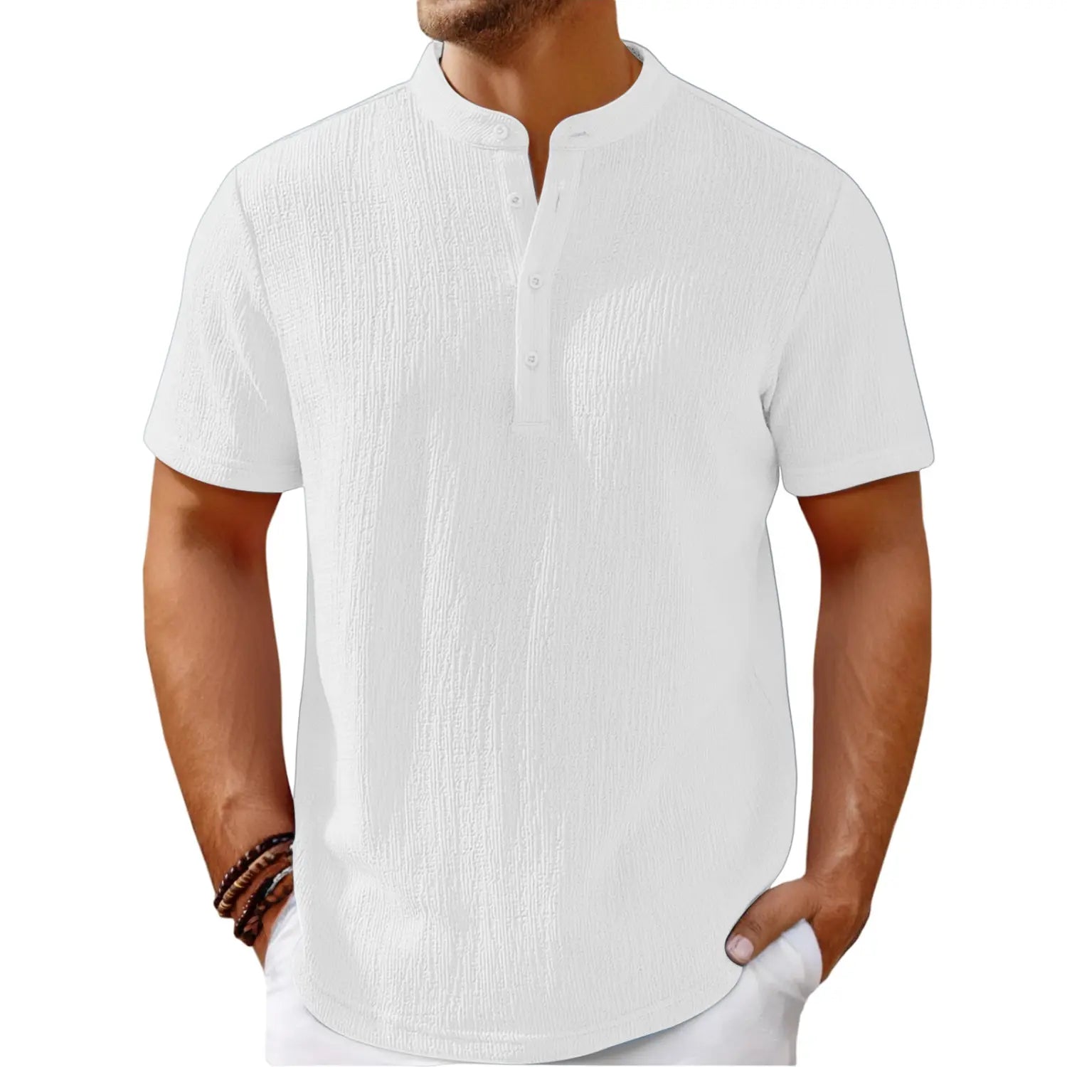 Chemise henley rétro en coton lin texturé pour hommes, blanche, avec un modèle à manches courtes, un col mandarin et une patte boutonnée.