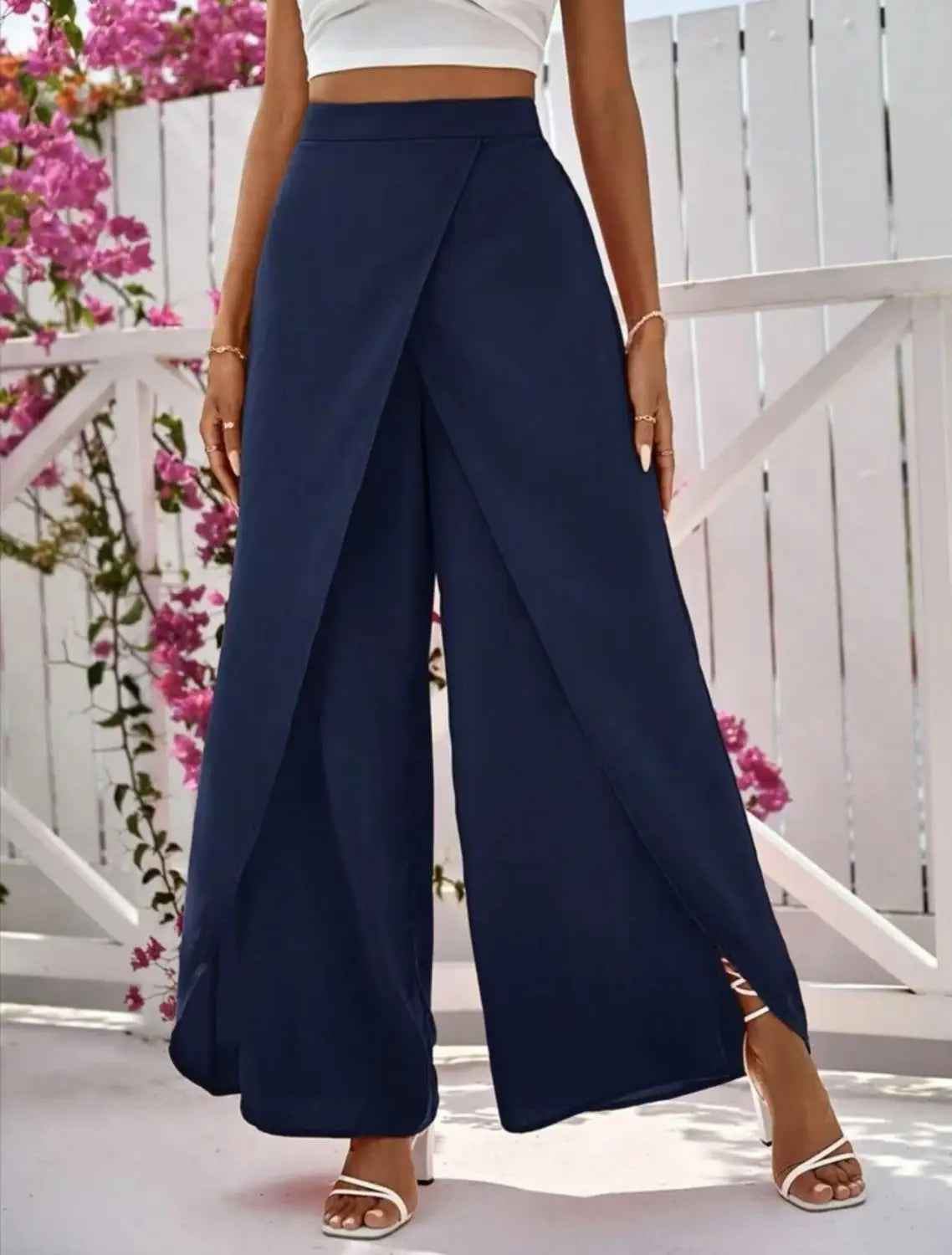 Navyblaue Hosen mit weitem Bein, mit Drapierungs-Frontdesign und seitlichem Schlitz, hoch taillierte Casual-Hose.