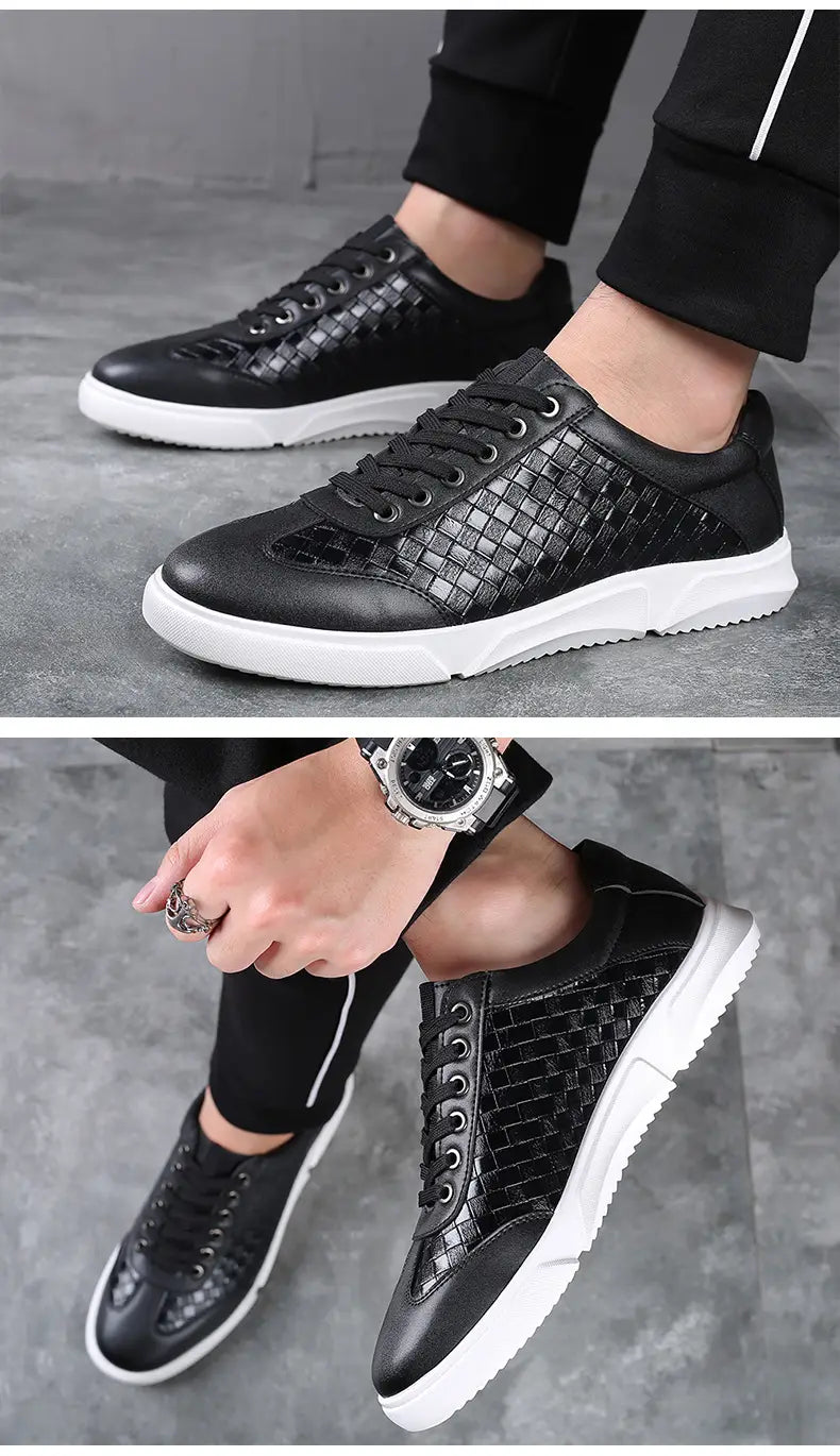 Zapatillas casuales de cuero tejido para hombre en negro con suelas de goma blancas, mostradas desde la parte trasera