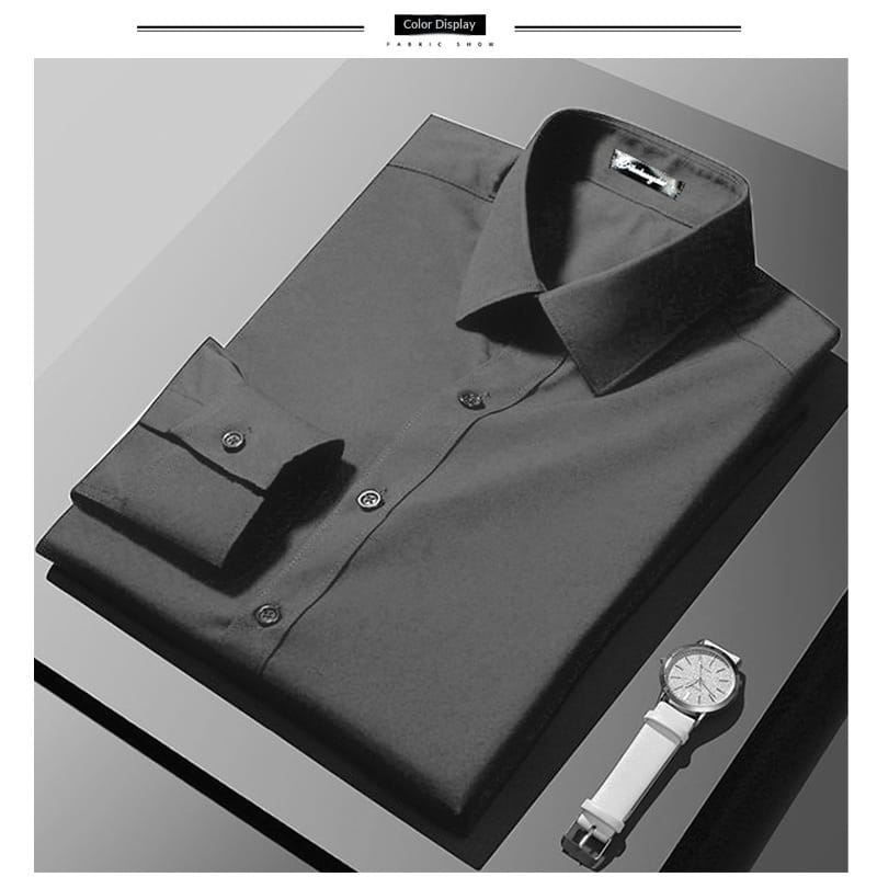 Ein Herren-Slim-Fit-Business-Hemd in Dunkelgrau mit klassischem Kragen und geknöpften Manschetten, geeignet für professionelle Kleidung.