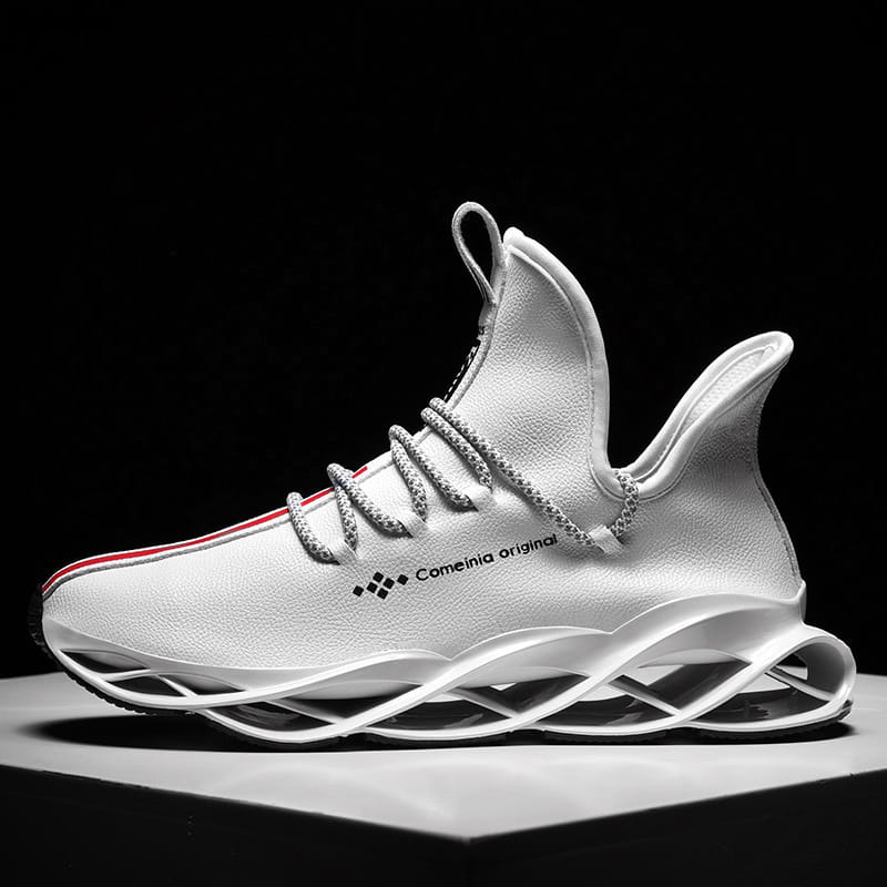 Weißer Lederschuh-Sneaker für Wanderungen mit elegantem futuristischem Design und roten sowie grauen Akzenten an der Seite und an den Schnürsenkeln.