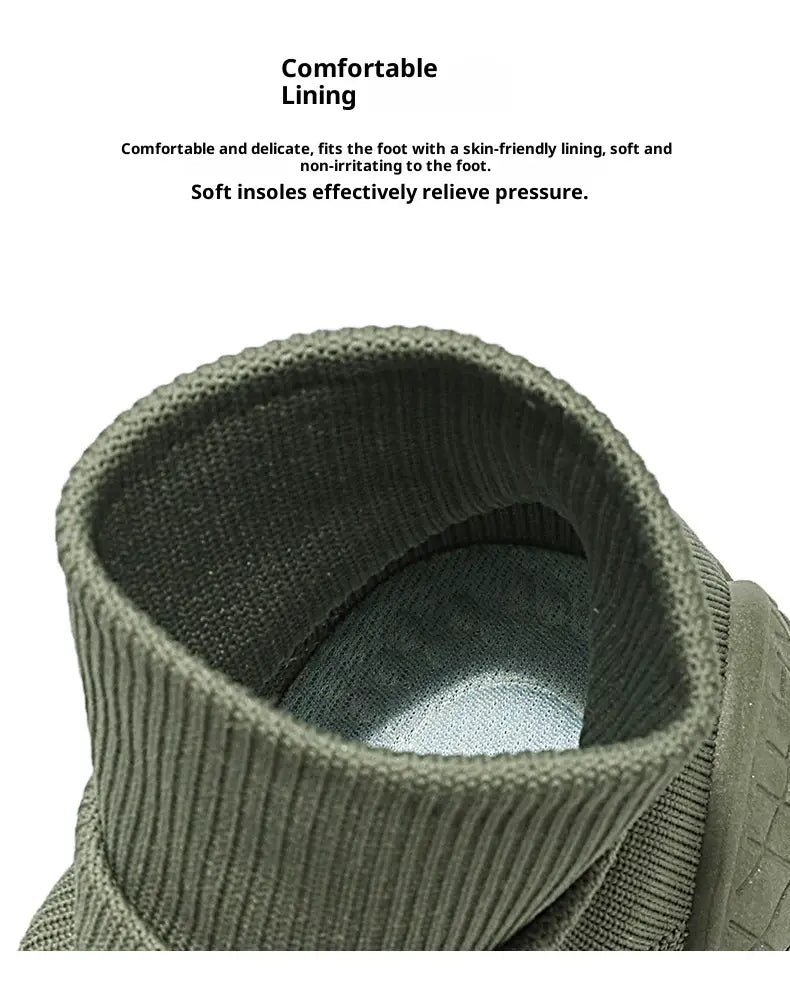 Ein olivgrüner Stricksocken mit geripptem Bündchen und weicher, hautfreundlicher Innenausstattung, kombiniert mit mittelhohen Mesh-Sneakern für den Alltag und Sport.