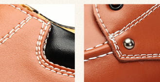 Herren-Lederschuhe zur Höhensteigerung mit 6-cm-Einlegesohle, mit einer Ledertasche im Querformat (Crossbody) in Braunton, mit schwarzen Akzenten und weißer Steppung.