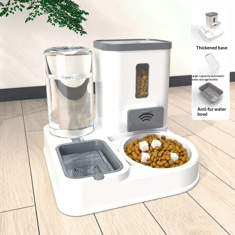 Station d’alimentation automatique pour animaux de compagnie et distributeur d’eau, comprenant un distributeur automatique blanc et gris avec une bouteille d’eau transparente, un distributeur d’aliments et un bol anti-poils.