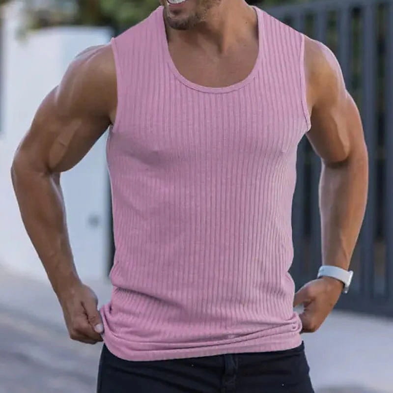 Ein rosafarbenes geripptes Baumwoll-Slim-Fit-Ärmelloses Tanktop für Herren.