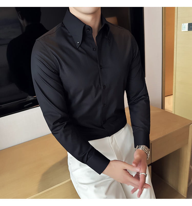Chemise habillée noire sans repassage pour homme en grande taille à manches longues, col net et ouverture boutonnée sur l’avant, conçue pour la tenue formelle