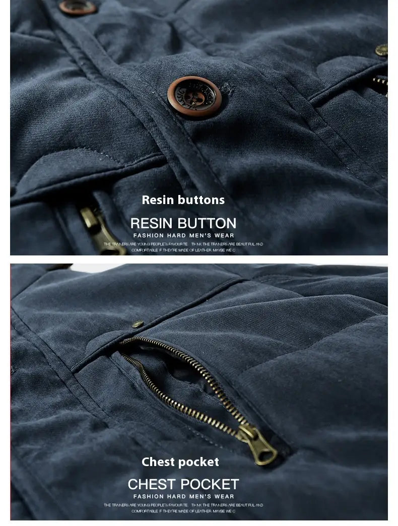 Plus-Size-Winterjacke aus Fleece mit Innenfutter in dunkelblauem, gesteppterem Material mit Kunstharzknöpfen und einem Reißverschluss für die Brusttasche.