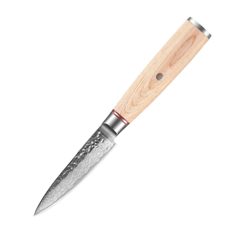 Un cuchillo pelador elegante con mango de madera de tono claro, hoja de acero damasco que presenta intrincados patrones ondulados y un acabado plateado pulido del set de cuchillos de chef de damasco de 7 piezas con mango de madera martillado.