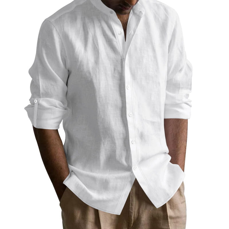 Camisa entallada para hombre en mezcla de lino blanca, tipo abotonada, con mangas arremangadas y un cuello.