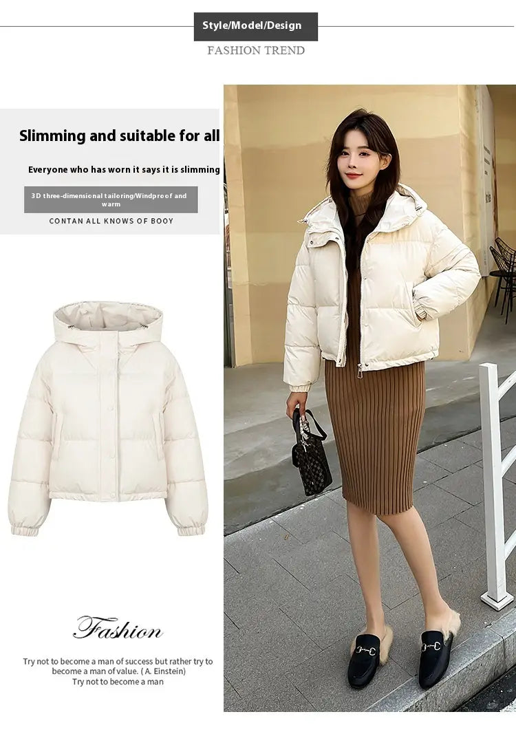 Cremefarbene leichte Kapuzen-Pufferjacke aus Baumwolle mit Steppdesign für die Winterbekleidung.