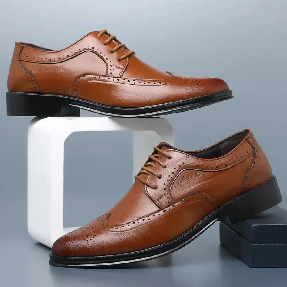 Men’s block carved leather brogue oxford shoes in brown leather with black soles and tan laces