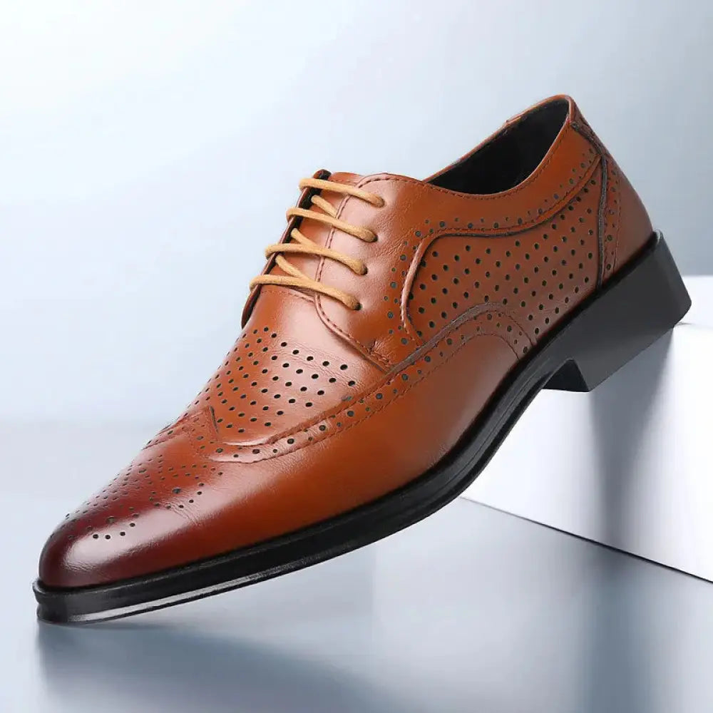 Men’s block carved leather brogue oxford shoe in brown leather with perforated detailing and tan laces