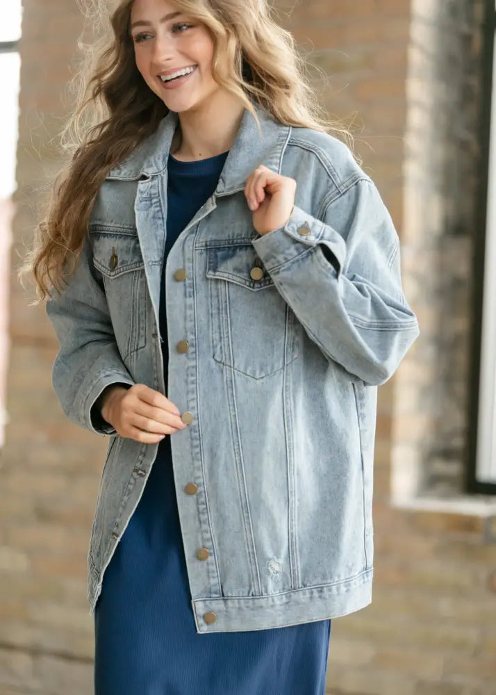 Brinx light wash oversized denim trucker jacket with classic button closures and chest pockets in light-wash denim