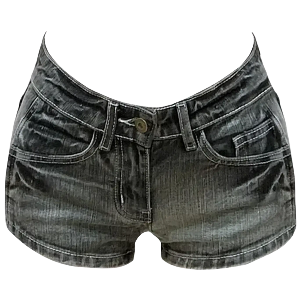 Dark-wash denim shorts with a high waist and frayed hem paired with a leopard belt in brown Y2K style