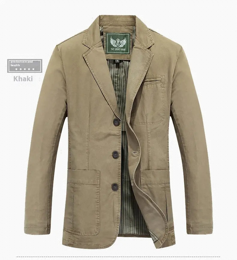 Herren-Übergrößen-Baumwoll-Freizeitblazer in Khaki mit Knopfleiste vorne, klassischem Kragen und Fronttaschen.