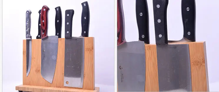 Ein Holz-Magnetmesserhalter aus Bambus im Universalblock mit natürlicher Ausführung, der fünf Messer mit schwarzen Griffen und Klingen aus Edelstahl hält.