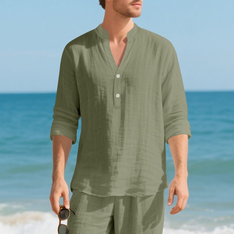 Camisa tipo henley de lino verde oliva para hombre, de manga larga, cuello tipo solapa y tres botones, diseñada para el uso informal.
