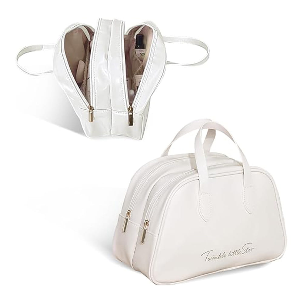 Une trousse de maquillage de voyage en cuir blanc brillant, avec deux fermetures éclair et une broderie « scintillement de petites étoiles », conçue comme une trousse de toilette imperméable.