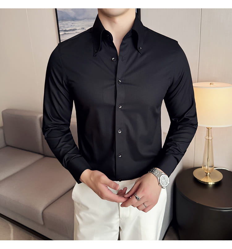Chemise habillée noire sans repassage pour homme en grande taille à manches longues, col classique et ouverture boutonnée sur l’avant, conçue pour la tenue formelle.