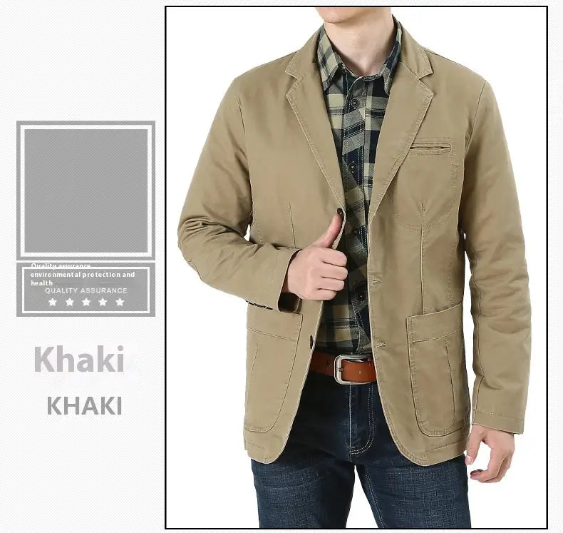 Herren-Übergrößen-Baumwoll-Freizeitblazer in Khaki mit klassischer Passform und zwei vorderen Taschen.