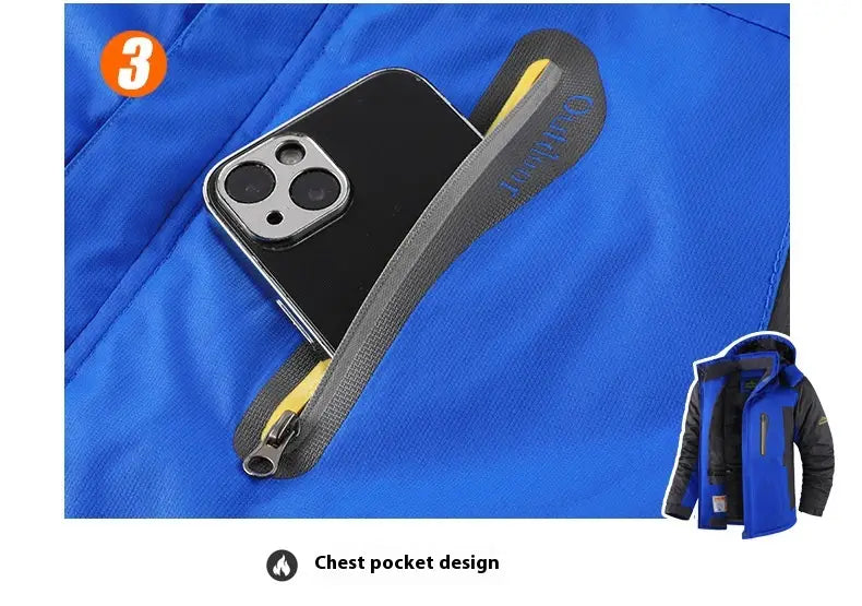 Herren-Fleece-gefütterte Winterjacke, dicker Baumwollmantel, in Blau und Schwarz mit einer Brusttasche, die für den sicheren Halt eines Smartphones für den Outdoor-Einsatz ausgelegt ist.
