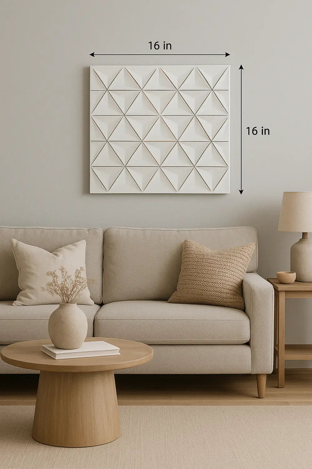 Panel de arte mural geométrico blanco de 16 pulgadas por 16 pulgadas con un patrón triangular en relieve elaborado a partir de MDF artesanal.