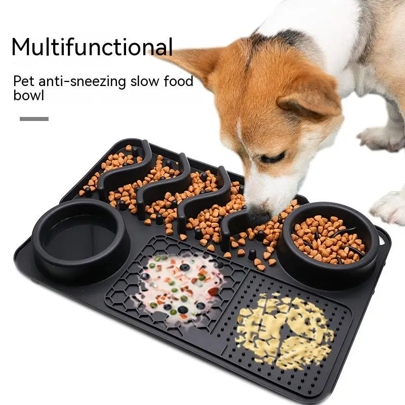 Comedero antisalpicaduras multifuncional de silicona negra para perros con secciones onduladas y texturizadas, diseñado para una alimentación controlada y fines antihinting.