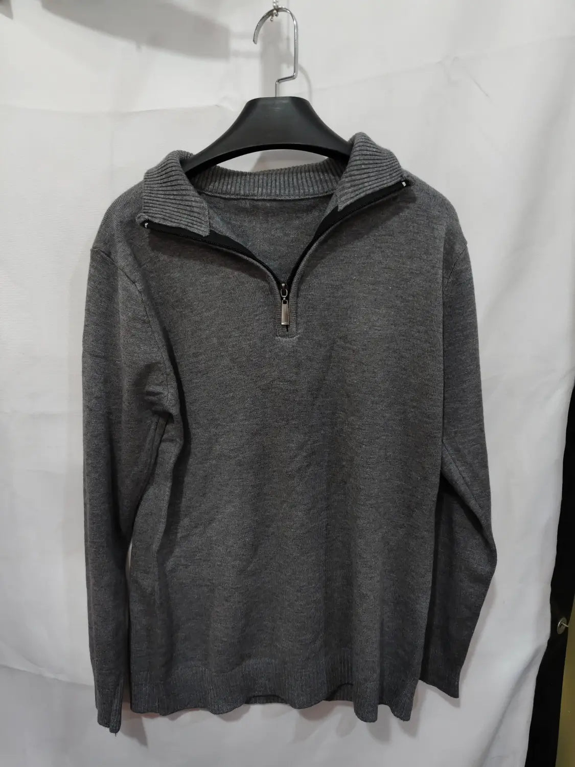 Pull en molleton demi-zip pour homme, grande taille, gris, avec col et poignets côtelés, en tissu tricoté doux.