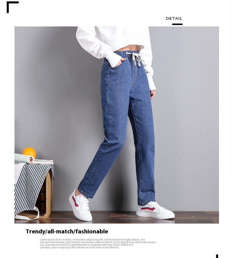 Jean droit taille haute style coréen en denim bleu, taille à cordon de serrage, confectionné dans un tissu en coton résistant.
