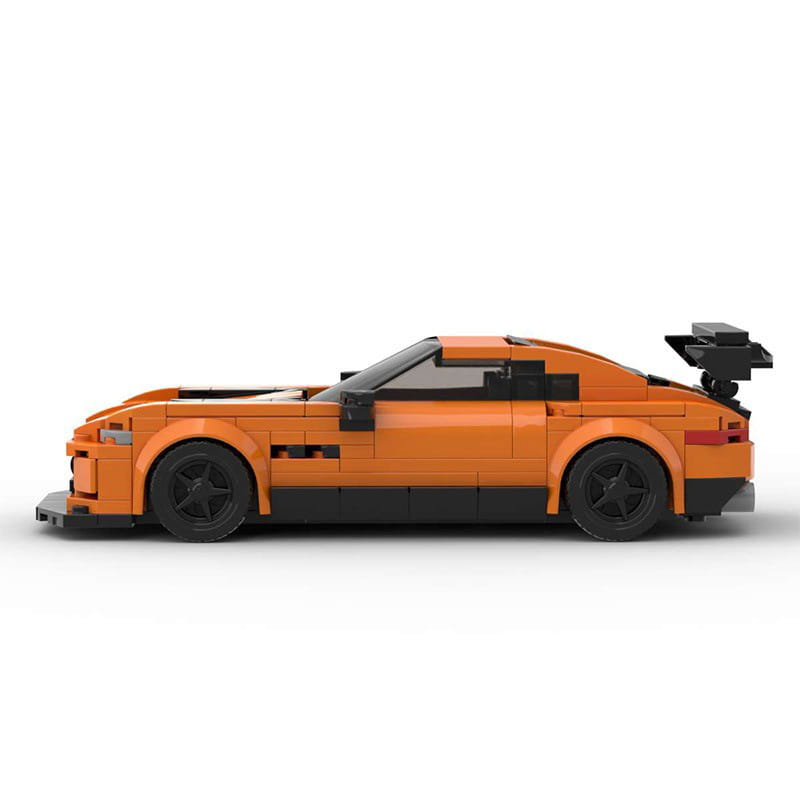 Modèle de voiture de sport LEGO orange et noire avec une conception aérodynamique élégante provenant du kit de construction de modèles de voitures de course, jouet de voiture de sport de 320 pièces.