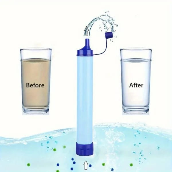 Filtre personnel à eau cylindrique bleu avec capuchon violet et poignée, conçu pour la randonnée et l’utilisation en cas d’urgence