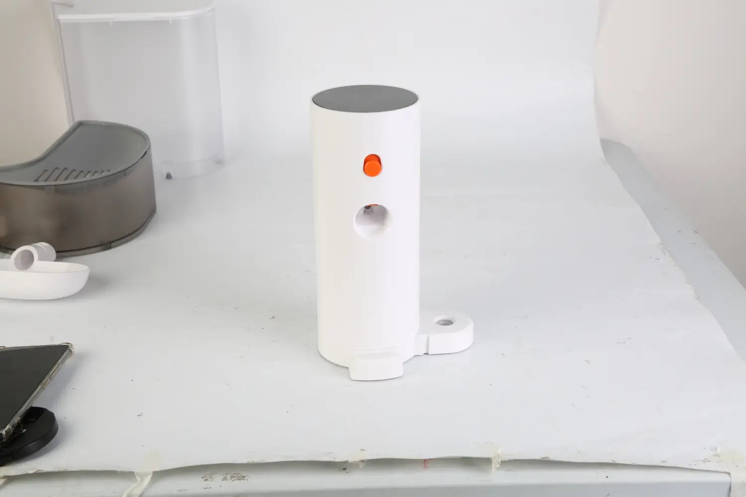 diffuseur d’air frais cylindrique sans fil rechargeable intelligent avec dessus gris et bouton orange pour le bol de fontaine à eau intelligente pour animal de compagnie 3 L