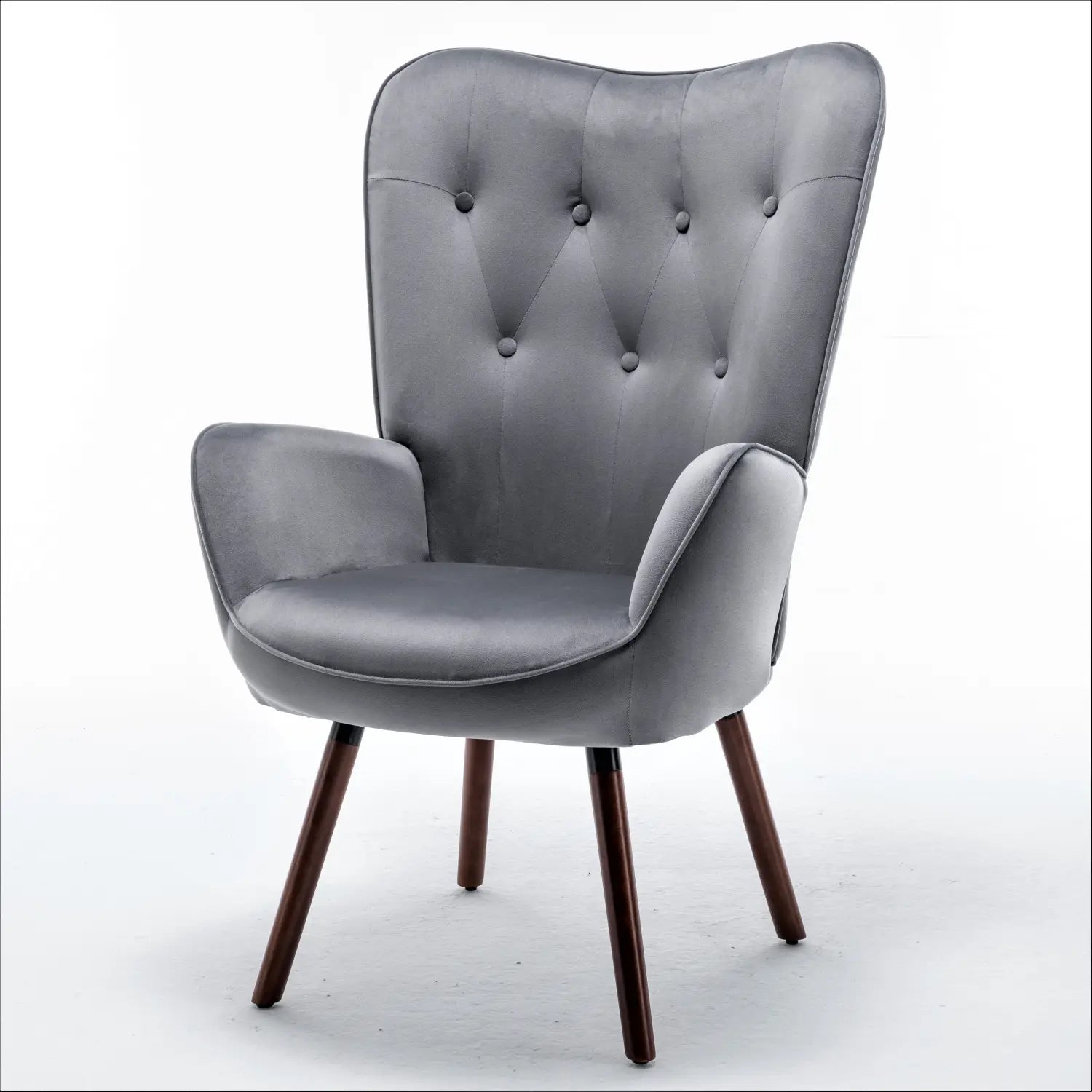 Mid-Century-Wingback-Akzentstuhl mit gepolstertem grauem Samt-Rücken und dunklen Holzbeinen.