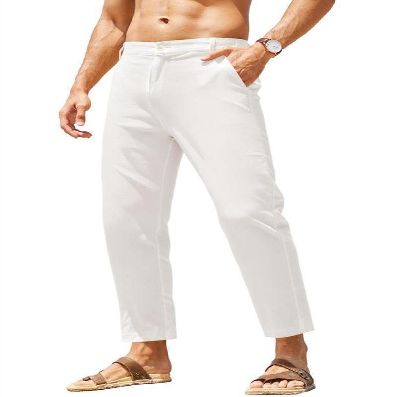 Weiße Baumwoll-Chinohosen mit entspannter Passform und zulaufenden Beinen aus hochwertigem Stretch-Cotton-Linen-Gewebe für lässige Herrenmode.