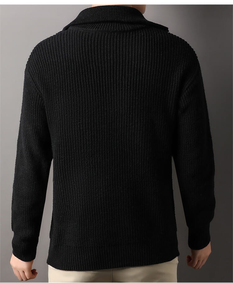 Herren-Halbrollkragenrippstrickpullover aus schwarzem Strickmaterial mit einem Kragen für einen stilvollen und warmen Look.