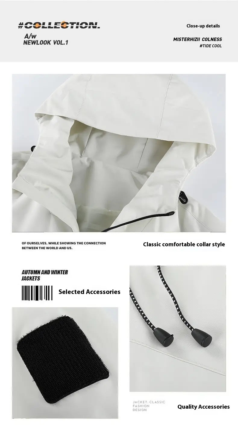 Weiße Kapuzen-Shelljacke mit klassischem, bequemem Kragen und schwarzen Kordelzügen mit taktischen Ärmelpatch-Details.