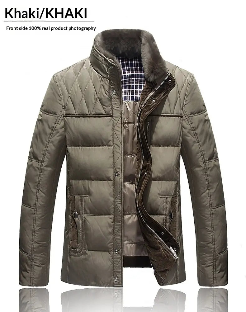 Veste d’hiver matelassée premium pour homme, doublée de fourrure, rembourrage en duvet, couleur kaki, avec un col en fourrure moelleuse et une doublure intérieure à carreaux.