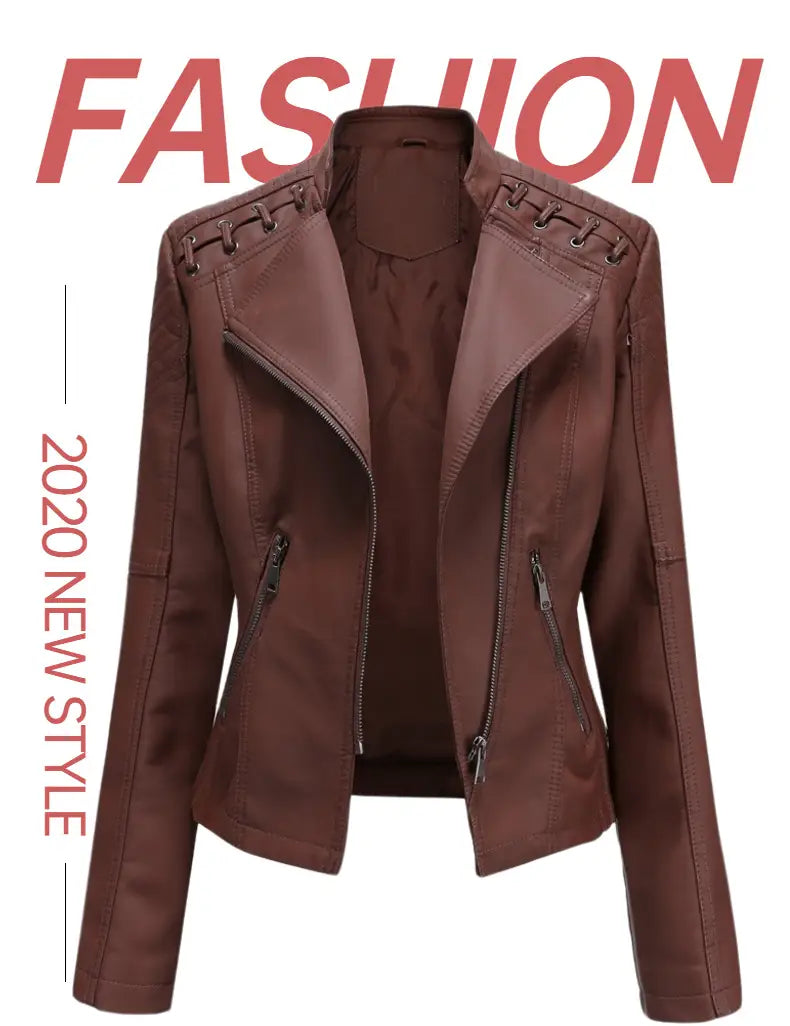 Damen-Slim-Fit-Braune Faux-Leder-Motorradjacke mit Schnürkragen-Details und seitlichen Reißverschlüssen.