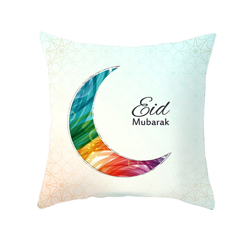 Una funda cuadrada con un diseño vibrante de luna creciente de colores arcoíris y un elegante guion negro de Eid Mubarak sobre un fondo pastel claro; parte de la colección de fundas de cojín de Ramadán Kareem Azul y Oro para Linterna Eid.