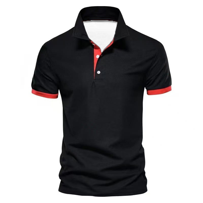 Schwarzes Herren-Poloshirt mit Kurzarm mit rotem Besatz an Kragen und Ärmelabschlüssen sowie weißen Knöpfen im Farbblock-Design.